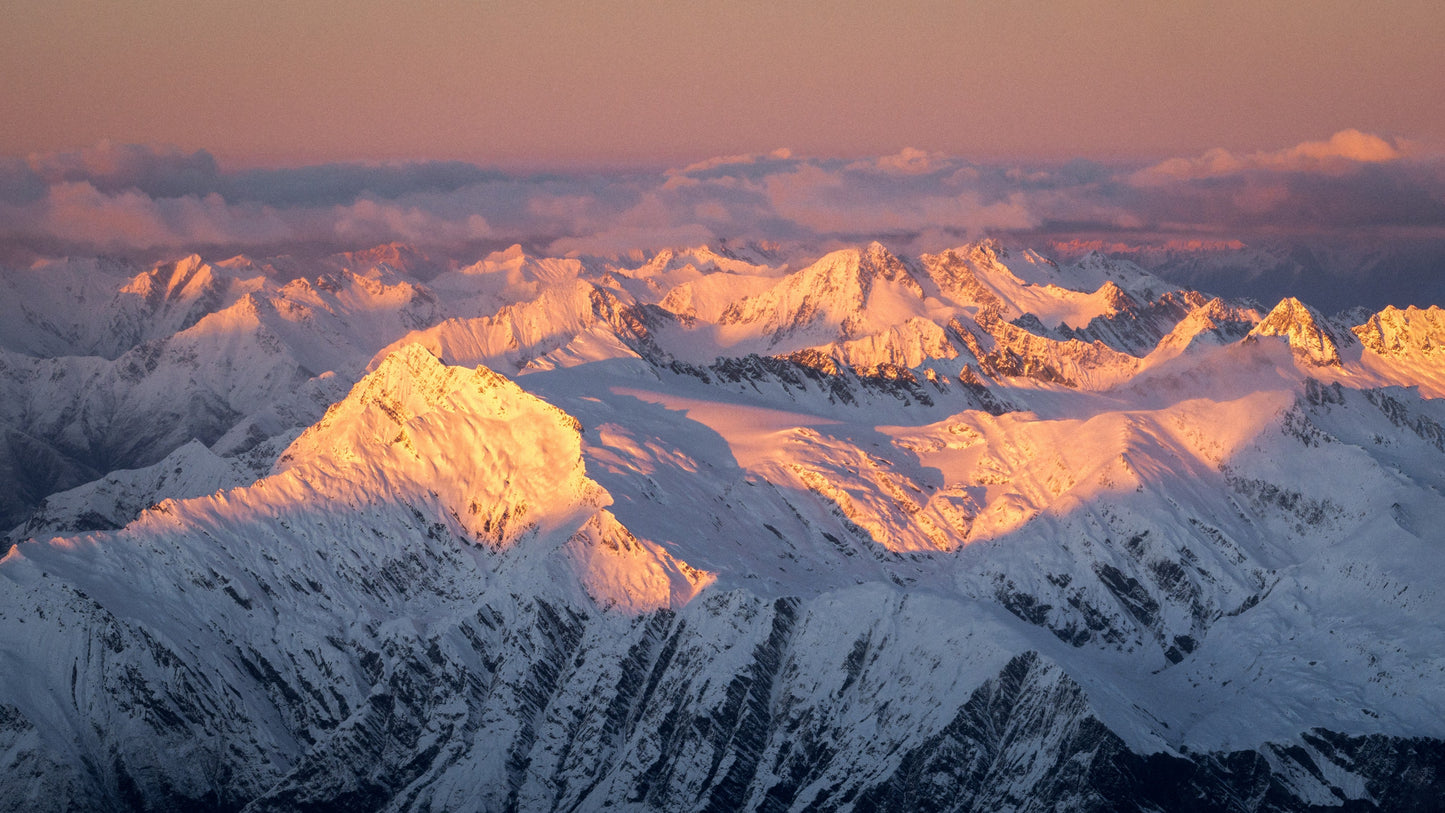 A winters kiss whilst the world sleeps